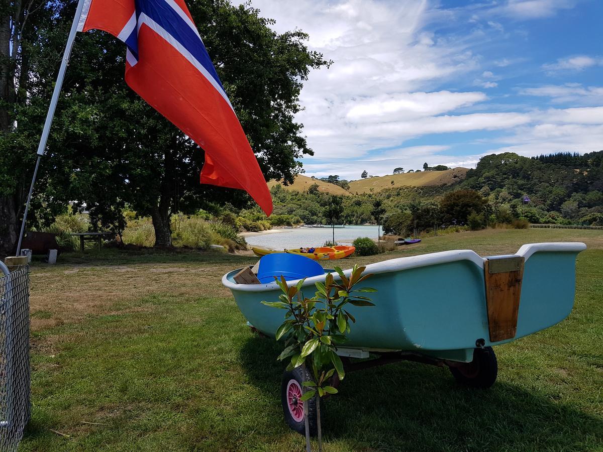 Admiral Waters Bed and Breakfast Cooks Beach Exteriör bild