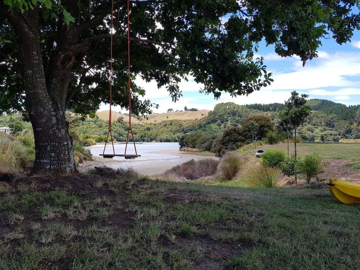 Admiral Waters Bed and Breakfast Cooks Beach Exteriör bild