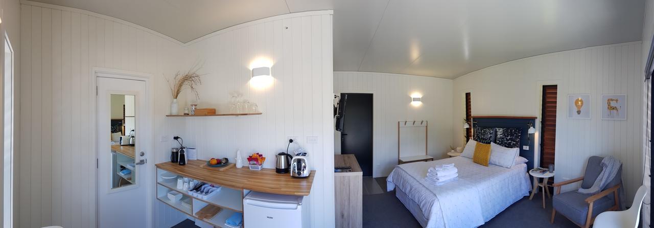 Admiral Waters Bed and Breakfast Cooks Beach Exteriör bild