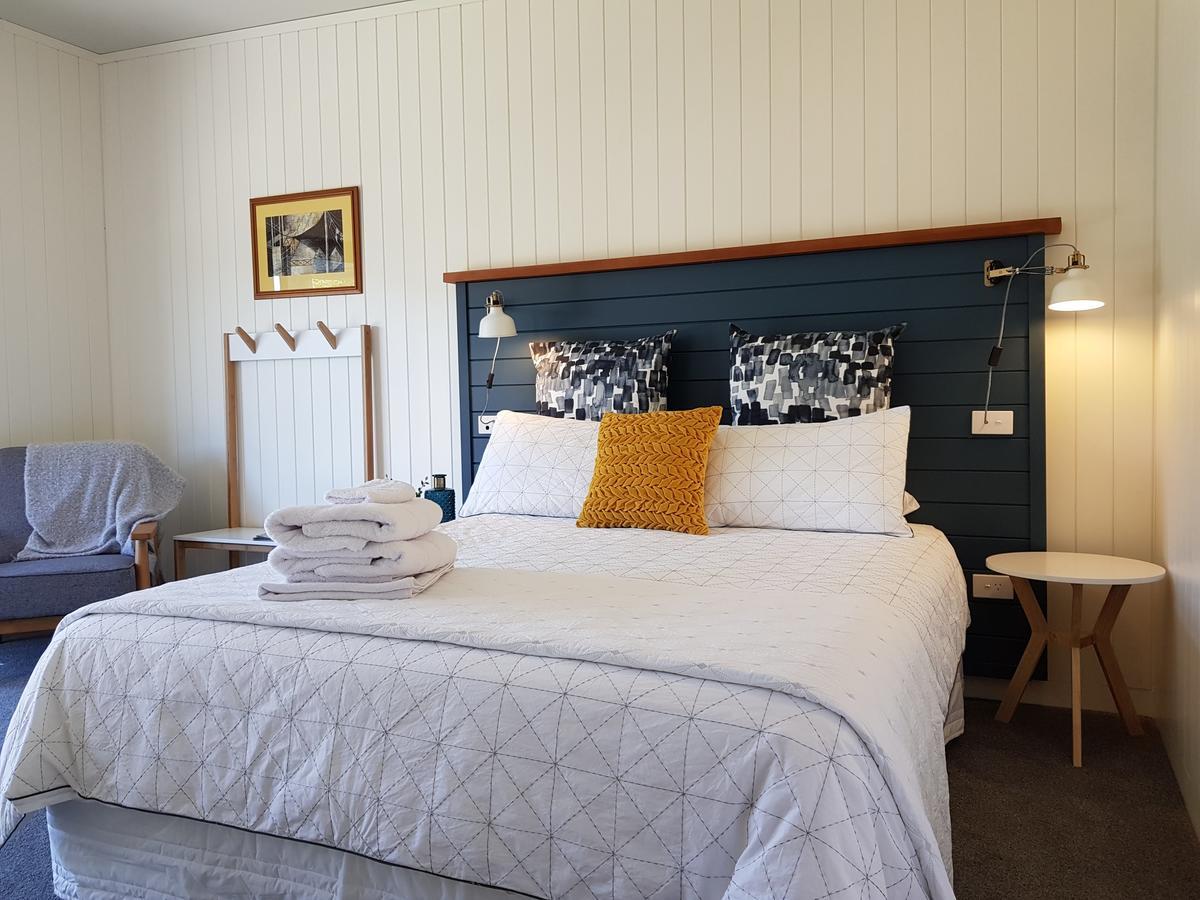 Admiral Waters Bed and Breakfast Cooks Beach Exteriör bild